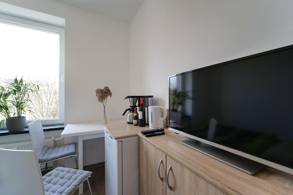 Preiswertes Modernes Gaestezimmer In Aue Bad-schlema Apartment Aue (Saxony)